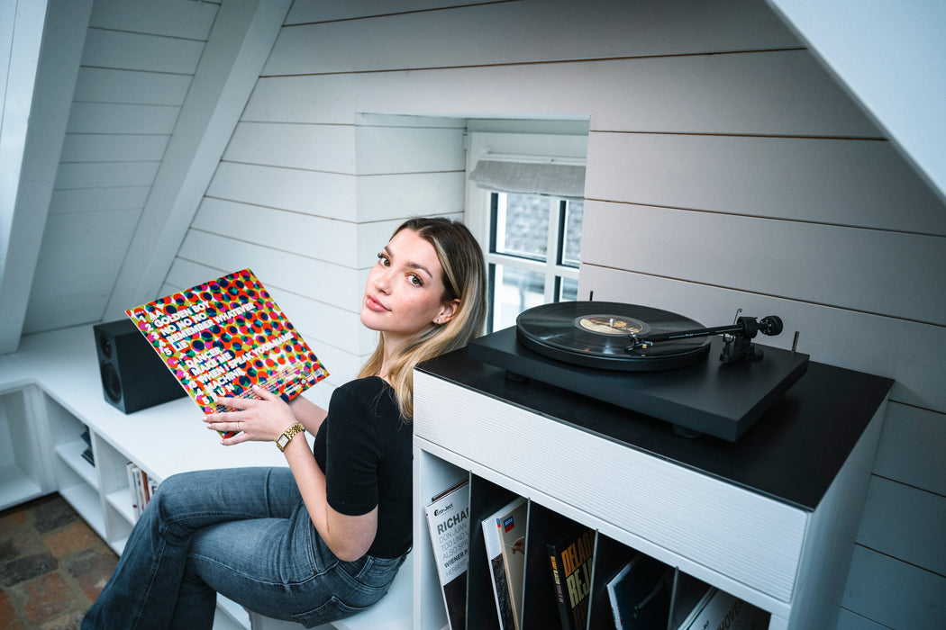 Pro-Ject All-In-One Colourful Audio System E